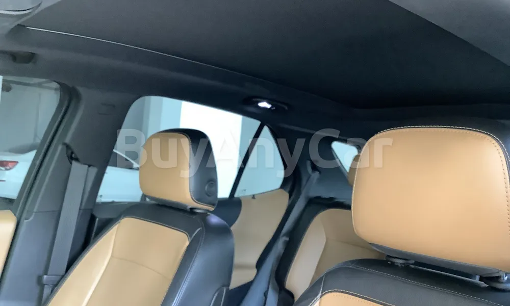Vehicle photo 9