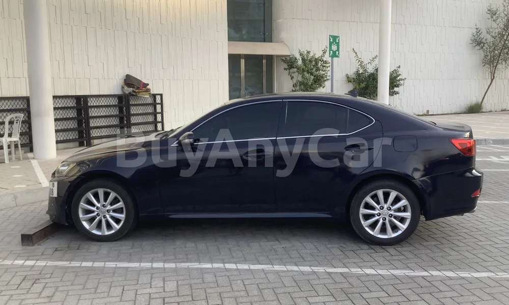 Vehicle photo 4