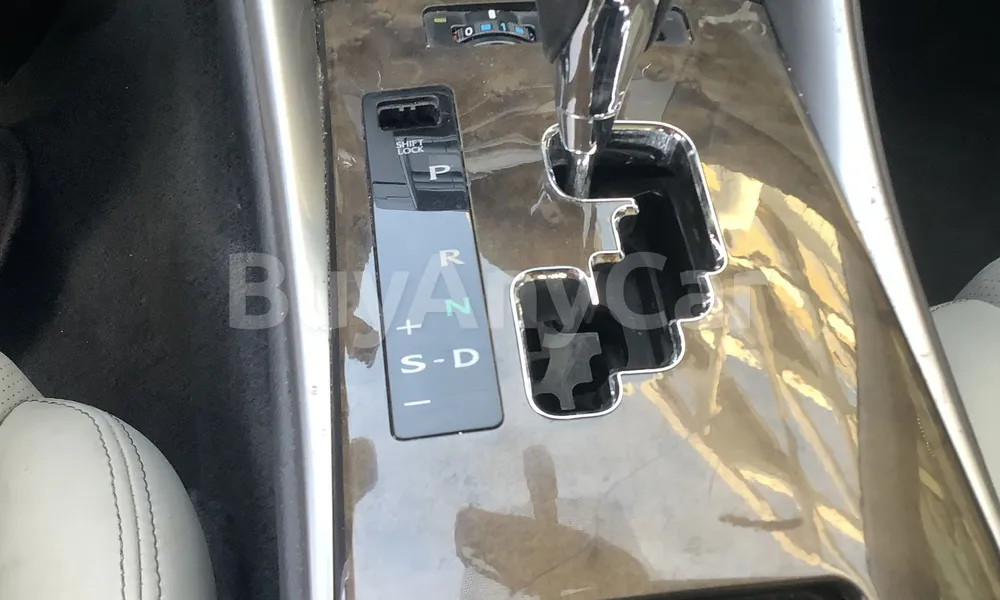 Vehicle photo 8