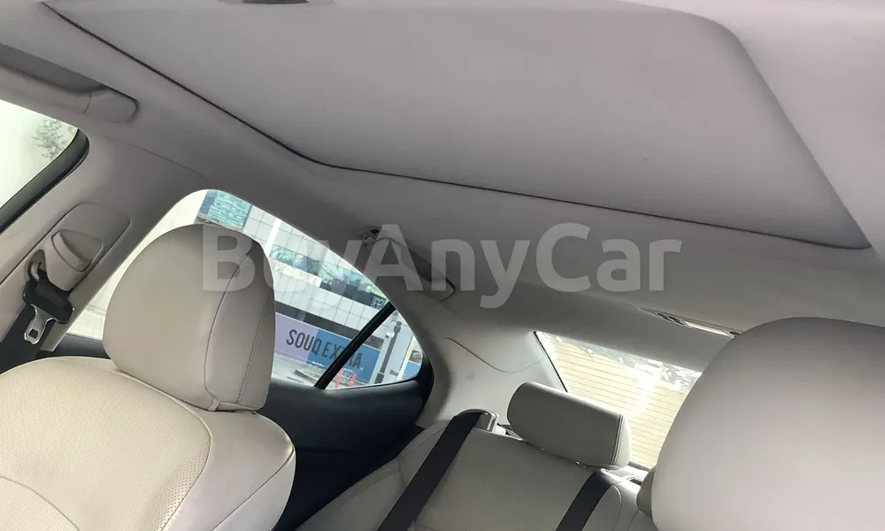Vehicle photo 9