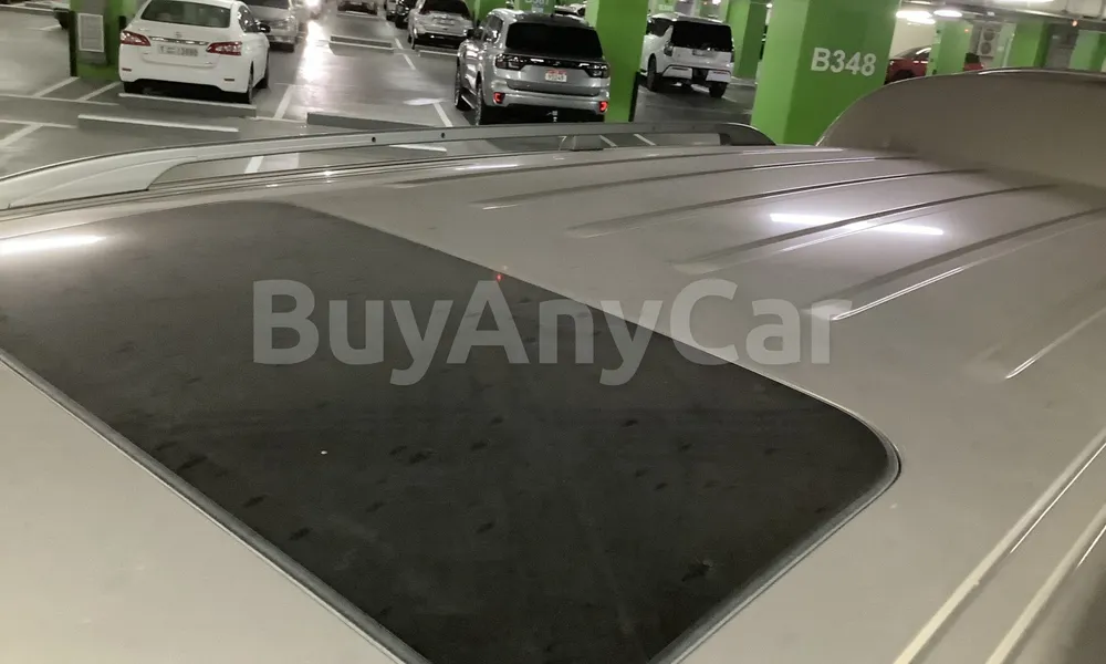 Vehicle photo 6