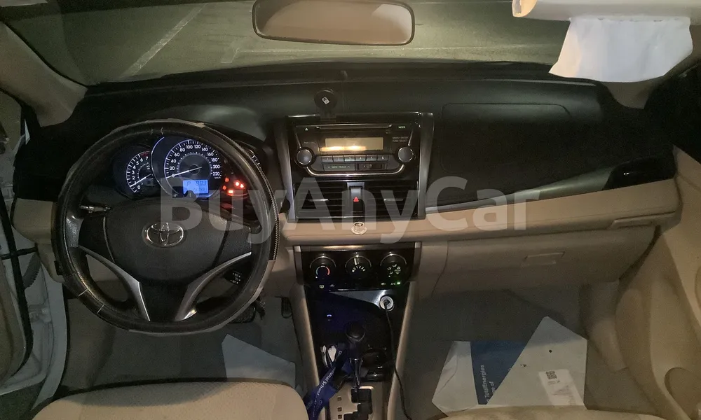 Vehicle photo 7