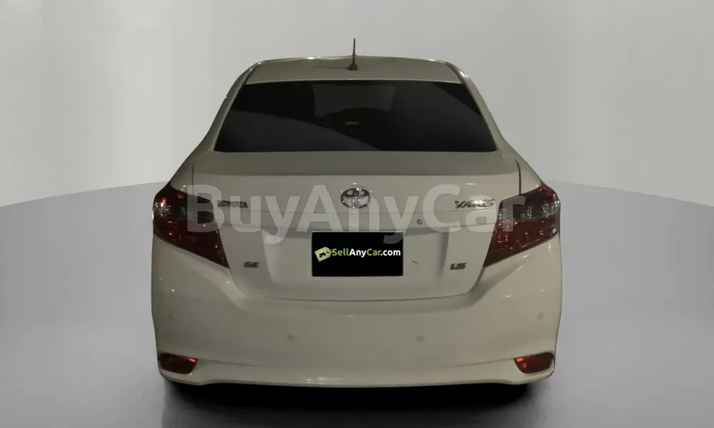 Vehicle photo 2