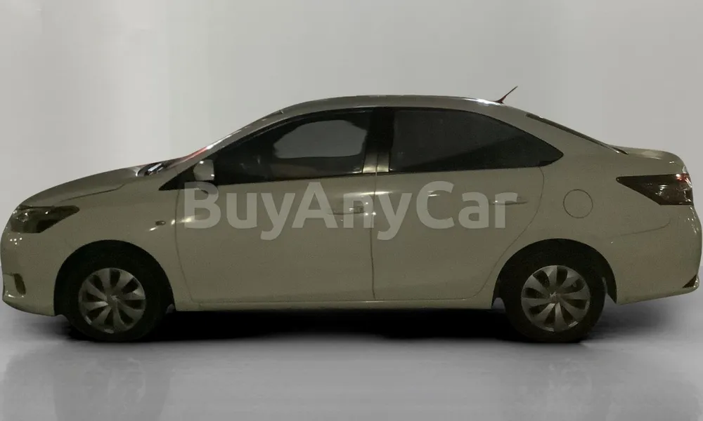 Vehicle photo 4