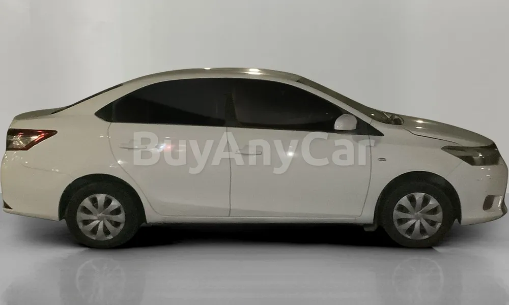 Vehicle photo 3