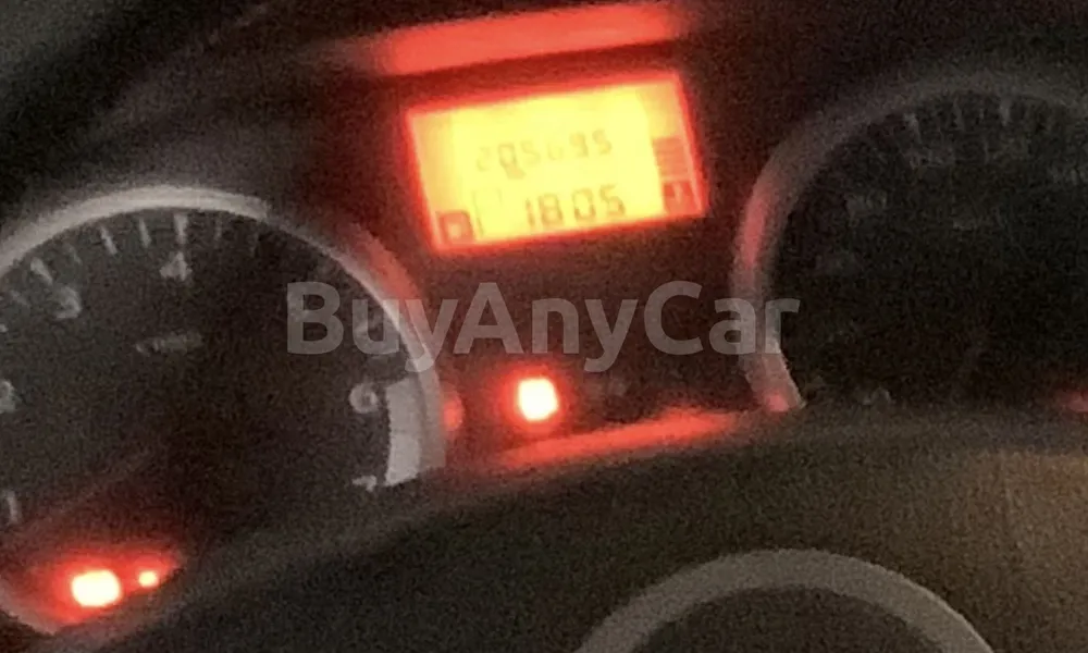 Vehicle photo 7