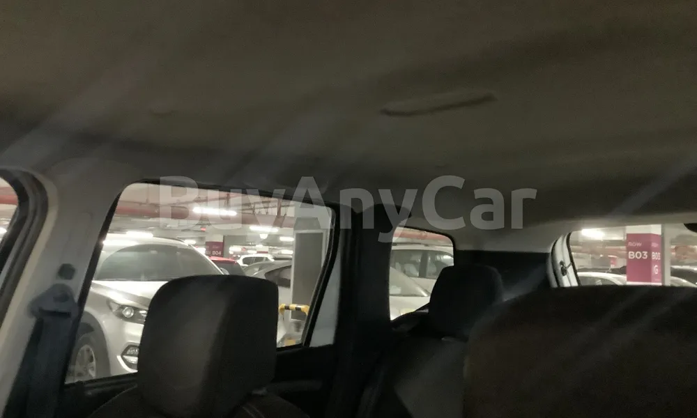 Vehicle photo 9