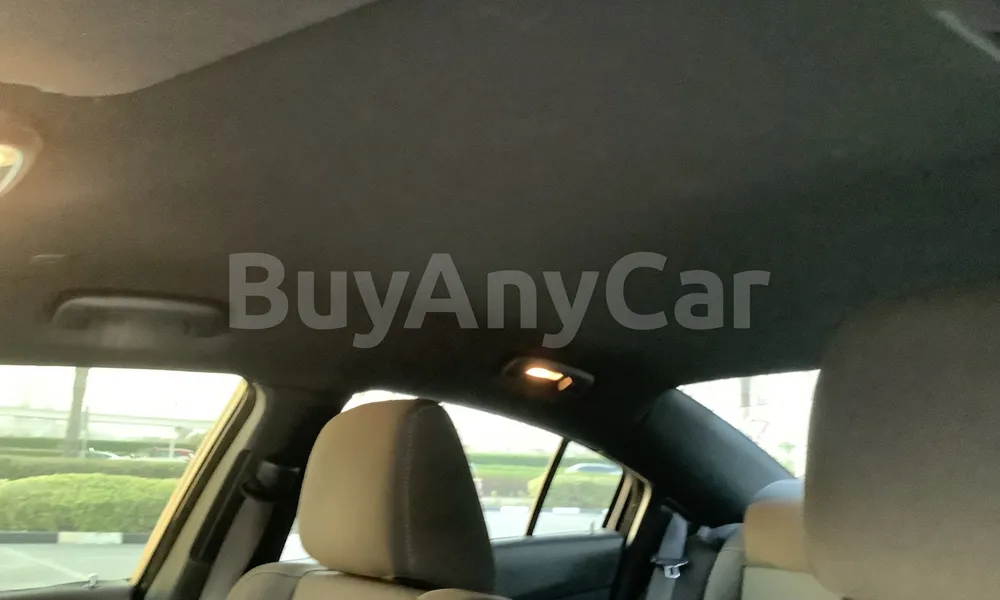 Vehicle photo 9