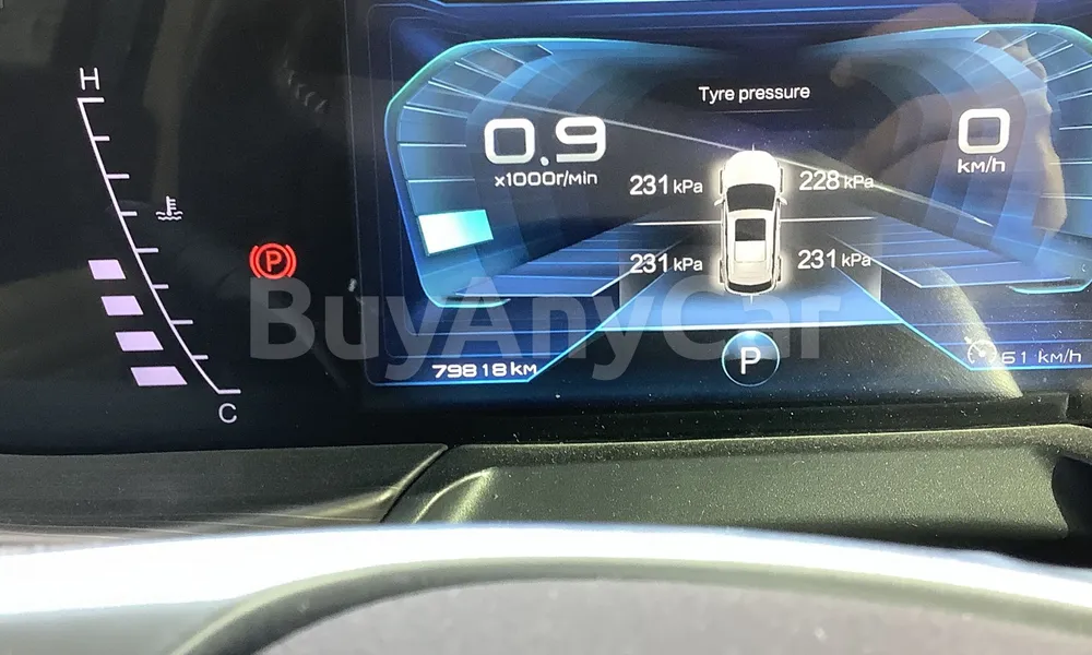 Vehicle photo 7