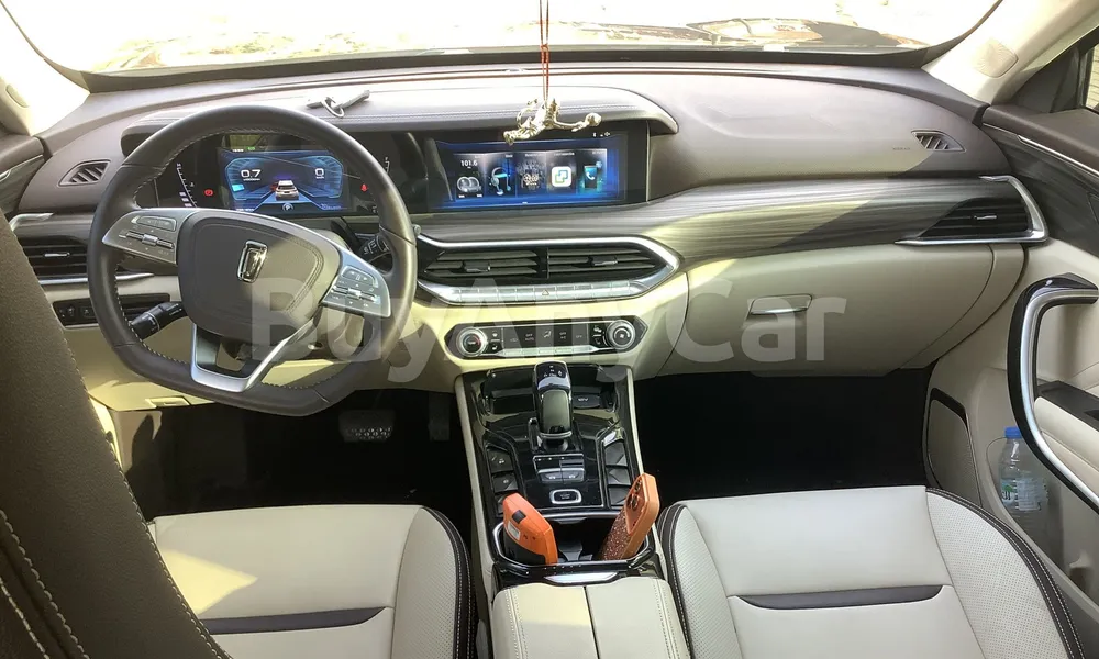 Vehicle photo 8