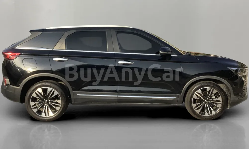Vehicle photo 3