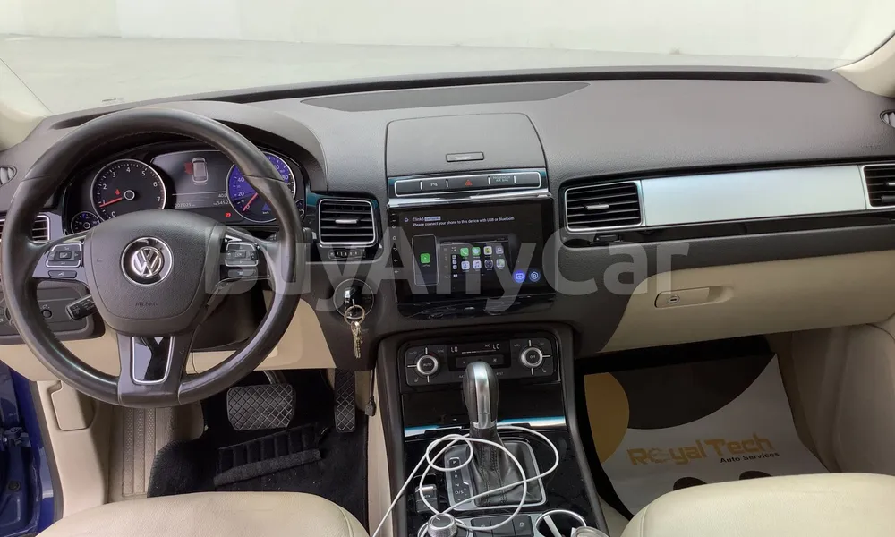 Vehicle photo 8