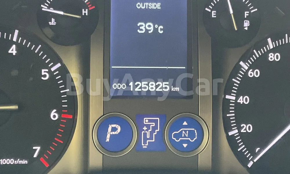 Vehicle photo 9