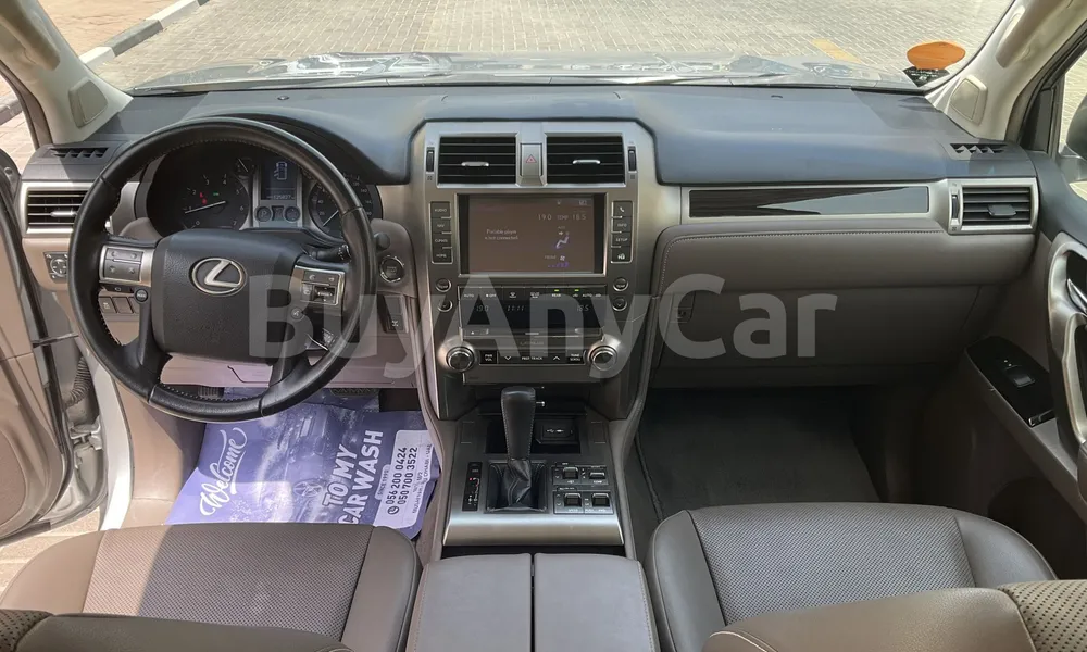 Vehicle photo 8