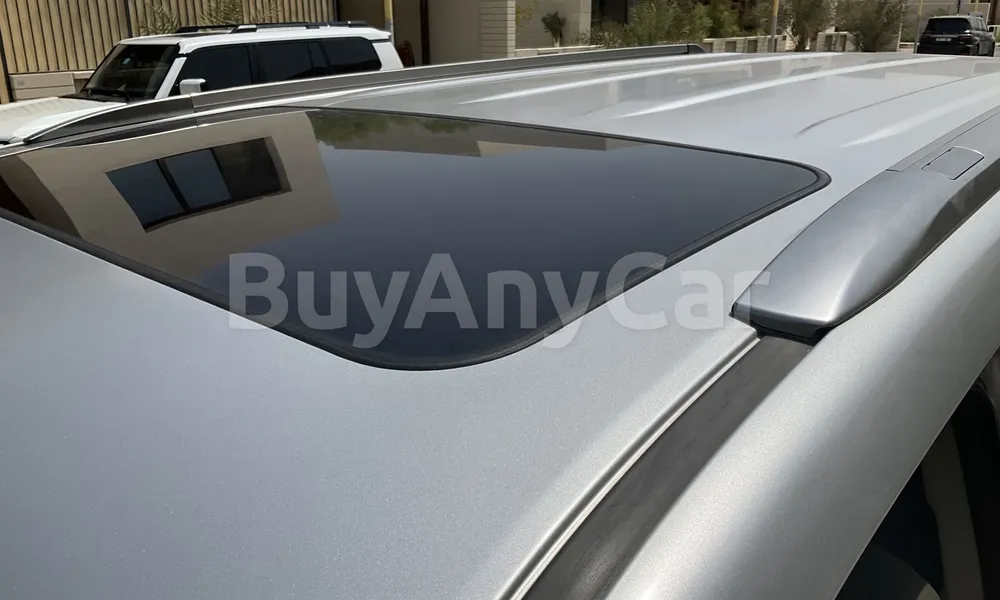 Vehicle photo 5