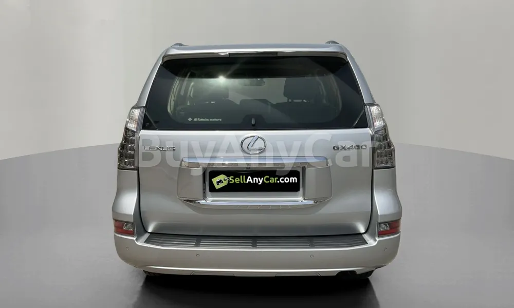 Vehicle photo 2