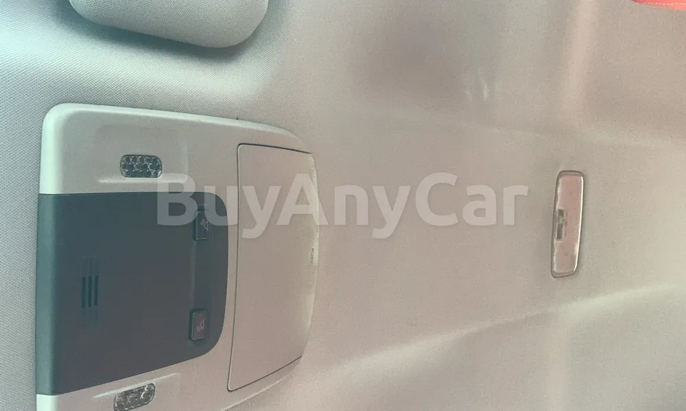 Vehicle photo 11