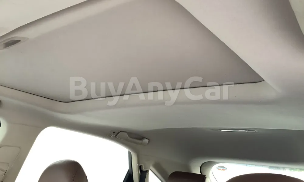 Vehicle photo 9