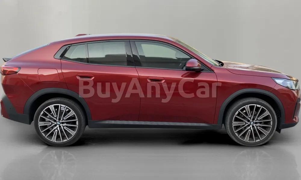 Vehicle photo 3
