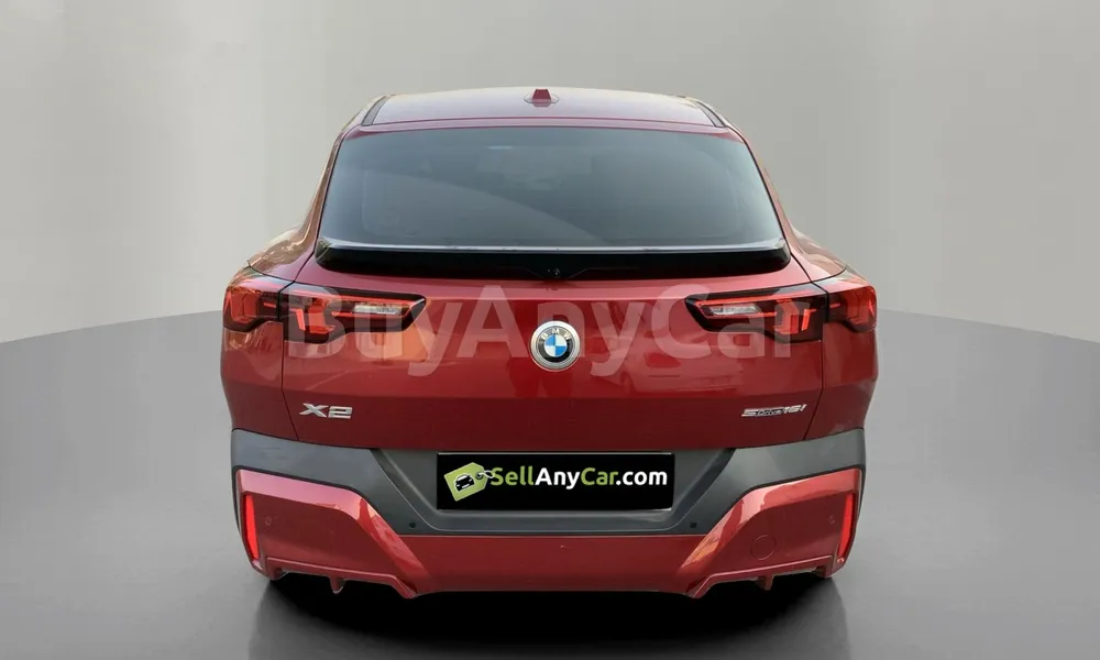 Vehicle photo 2