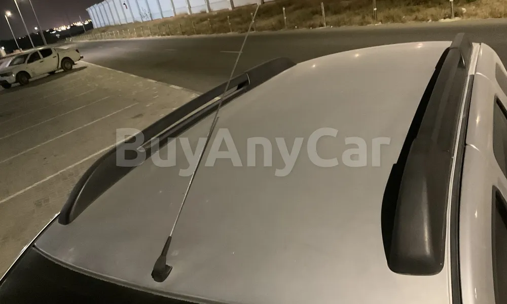 Vehicle photo 5