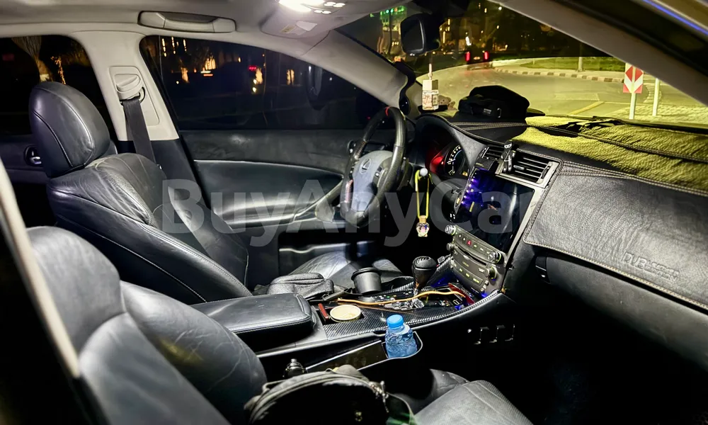 Vehicle photo 5