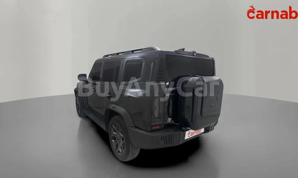 Vehicle photo 11