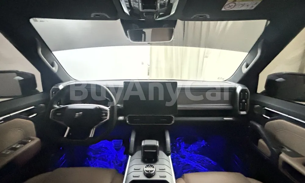 Vehicle photo 6