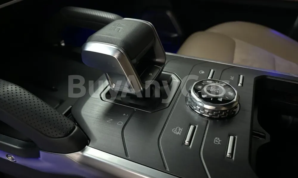 Vehicle photo 9