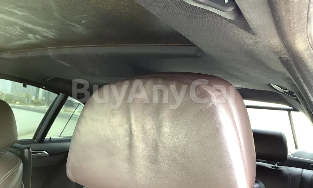 Vehicle photo 9