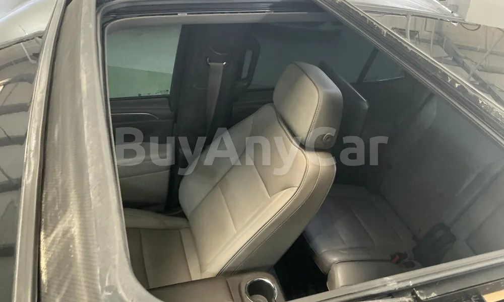 Vehicle photo 5