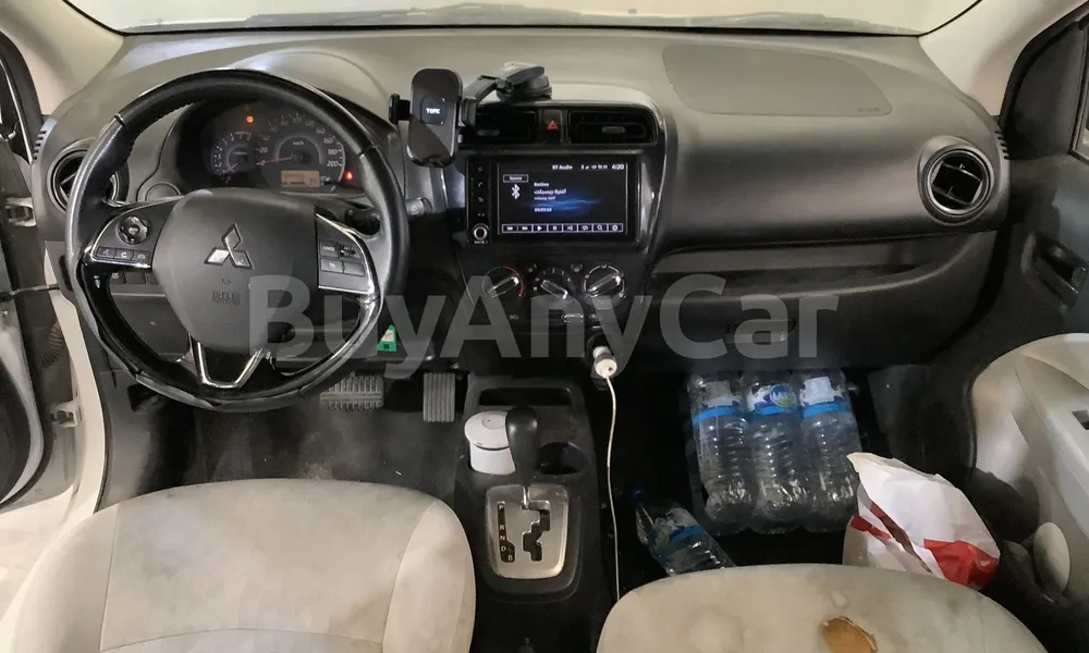 Vehicle photo 8