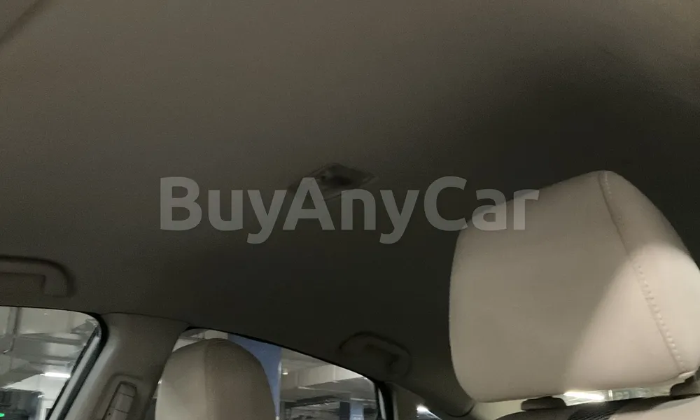 Vehicle photo 9