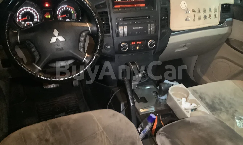 Vehicle photo 9