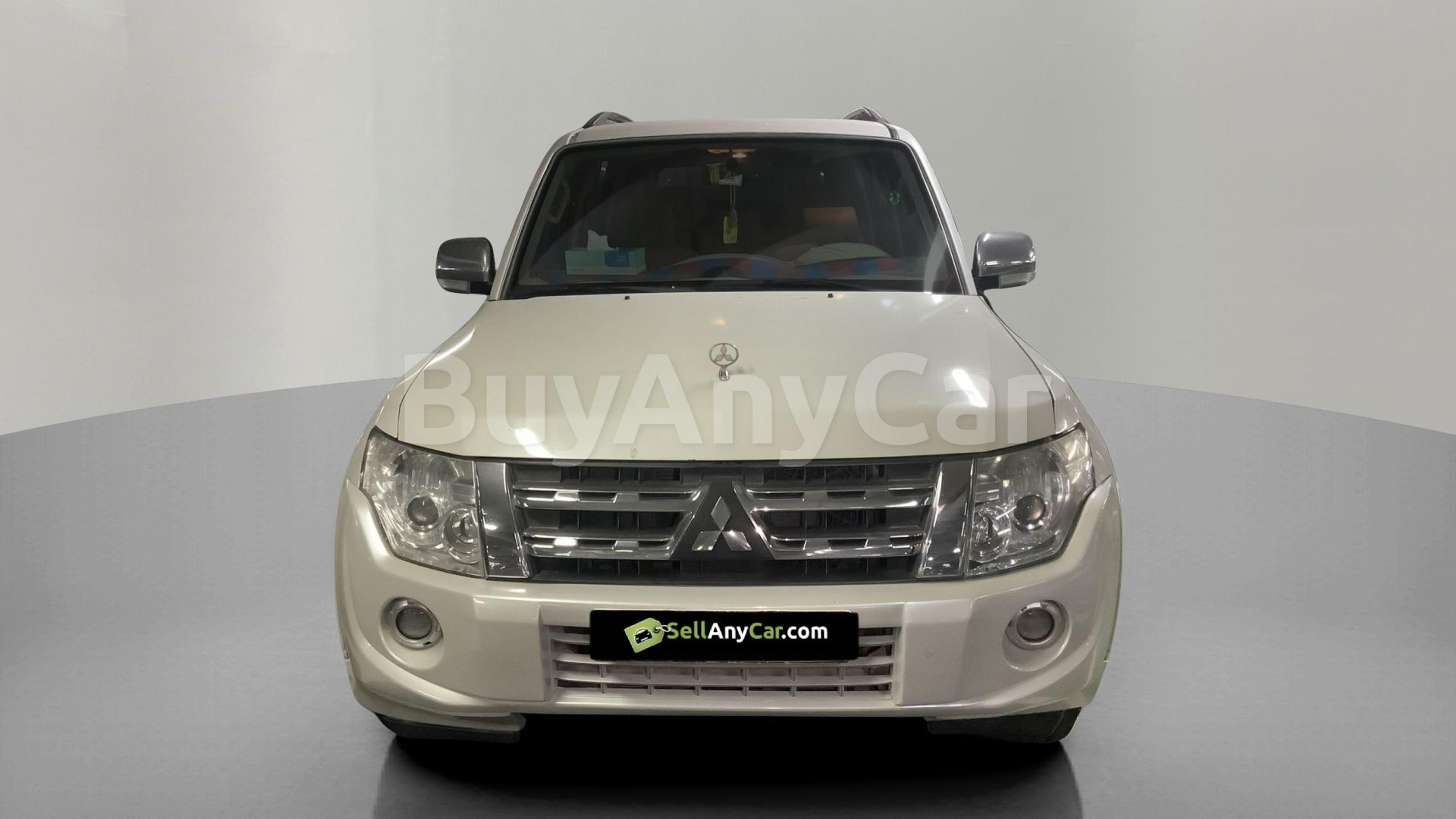 Mitsubishi Pajero 2012