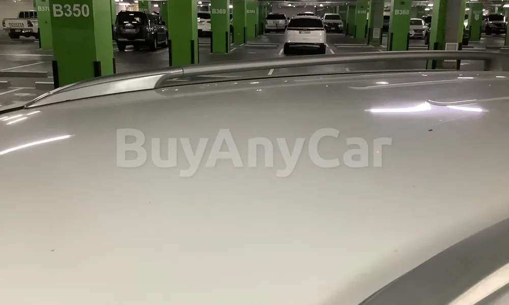 Vehicle photo 6