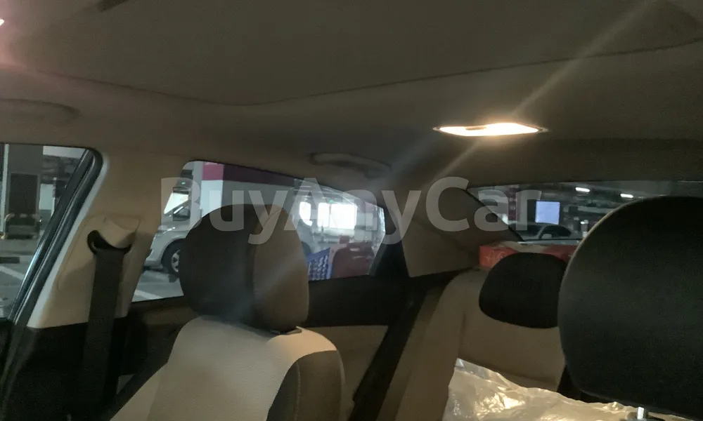 Vehicle photo 9