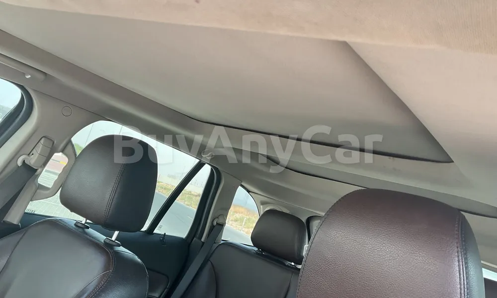 Vehicle photo 9