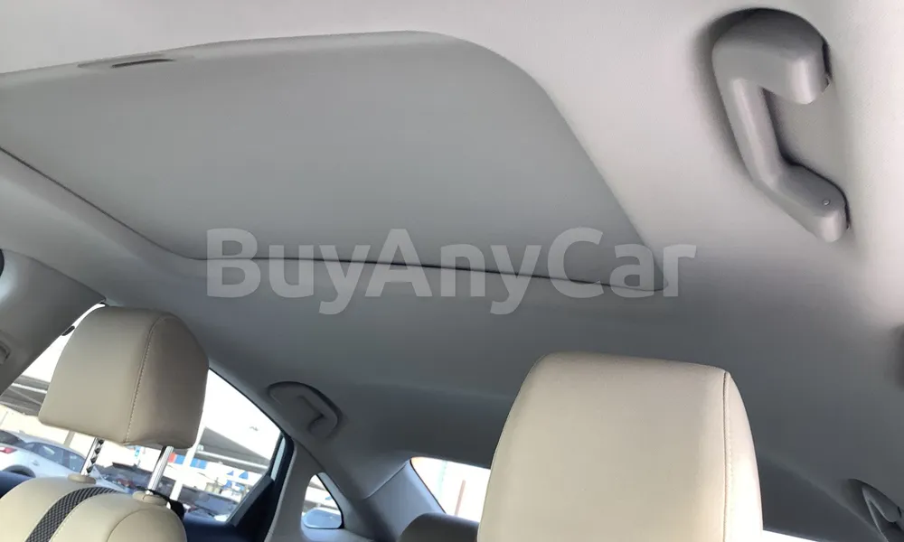 Vehicle photo 8