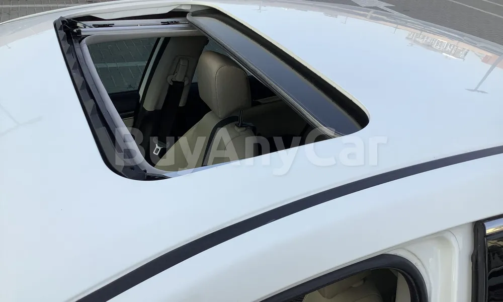 Vehicle photo 5