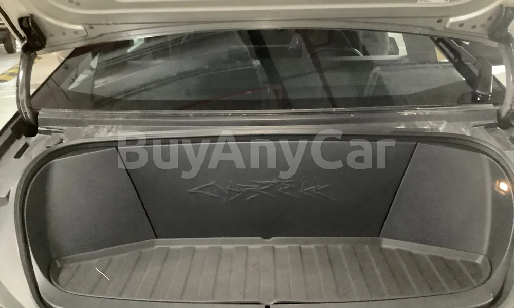 Vehicle photo 7