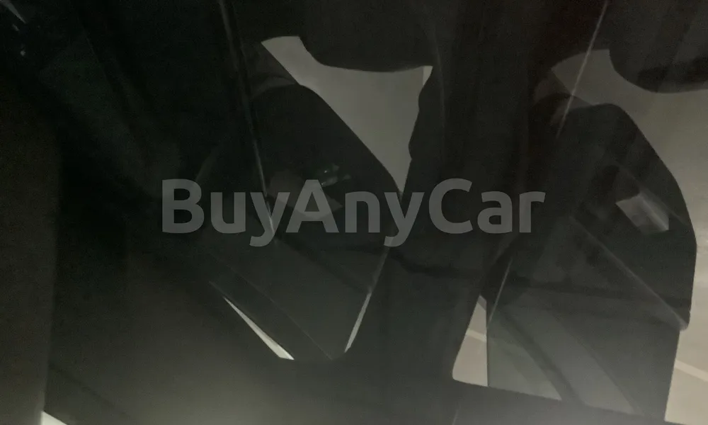 Vehicle photo 9