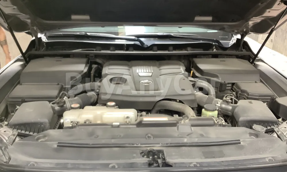 Vehicle photo 6