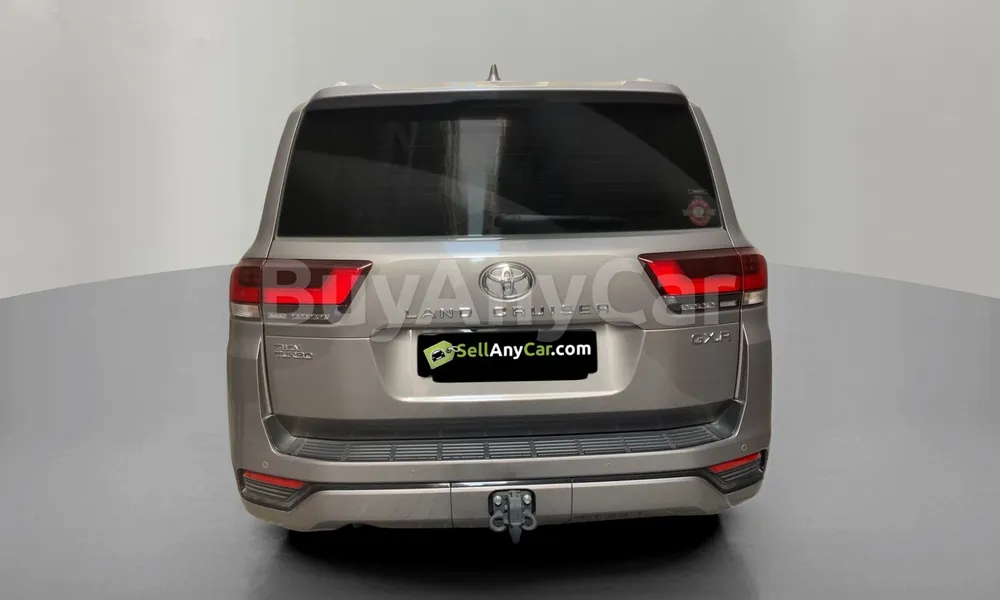 Vehicle photo 2