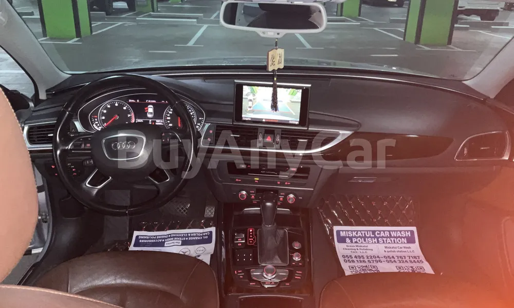 Vehicle photo 8