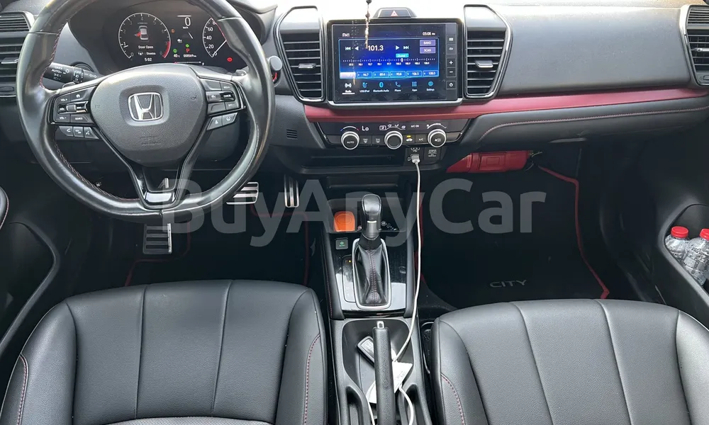 Vehicle photo 9