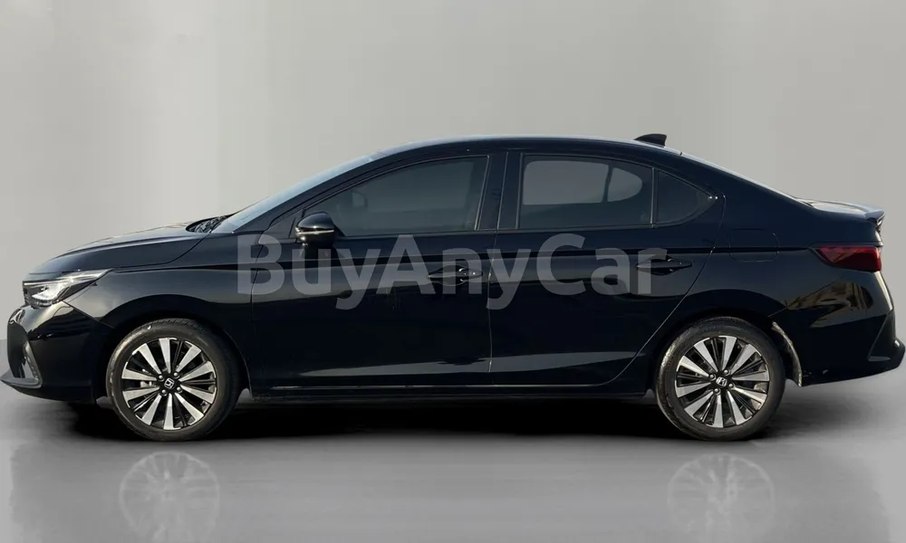 Vehicle photo 4