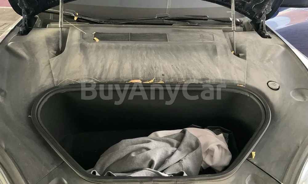 Vehicle photo 6