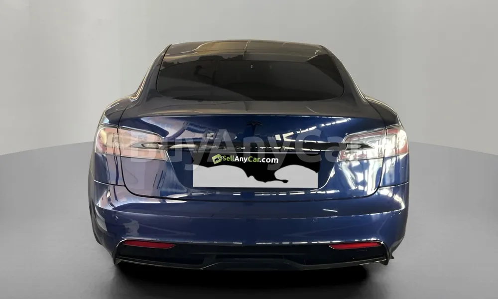 Vehicle photo 2