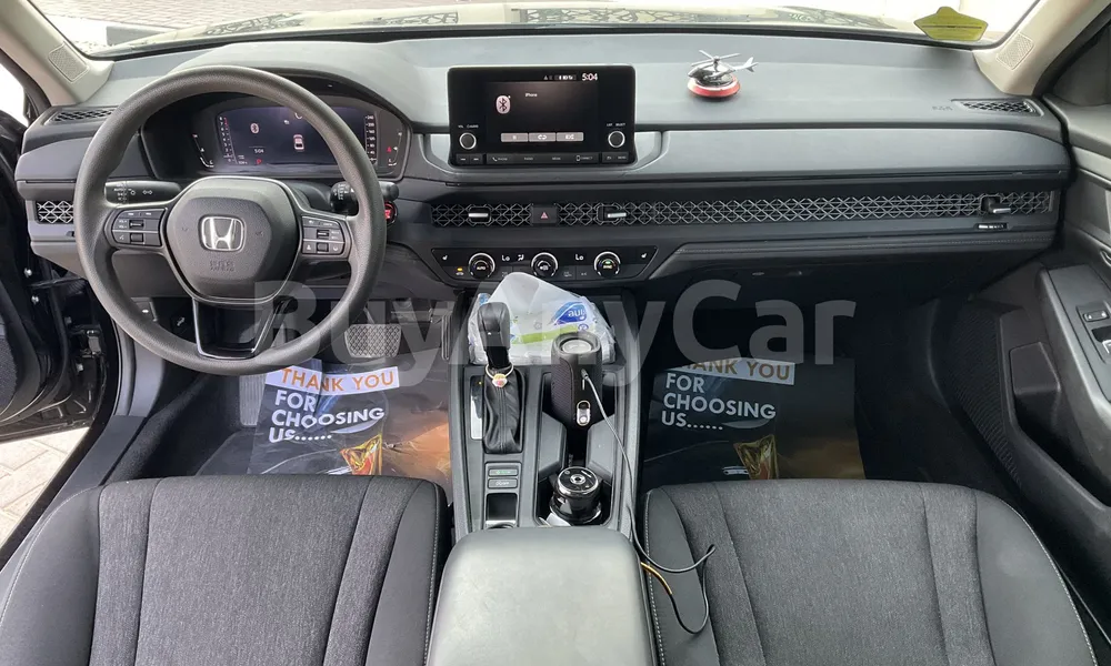 Vehicle photo 9